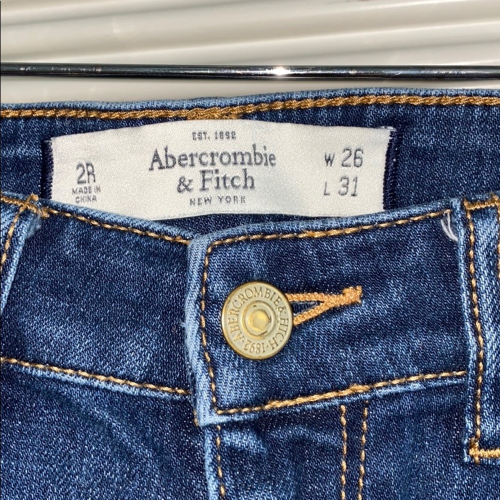 Jeans - Picture 2 of 3